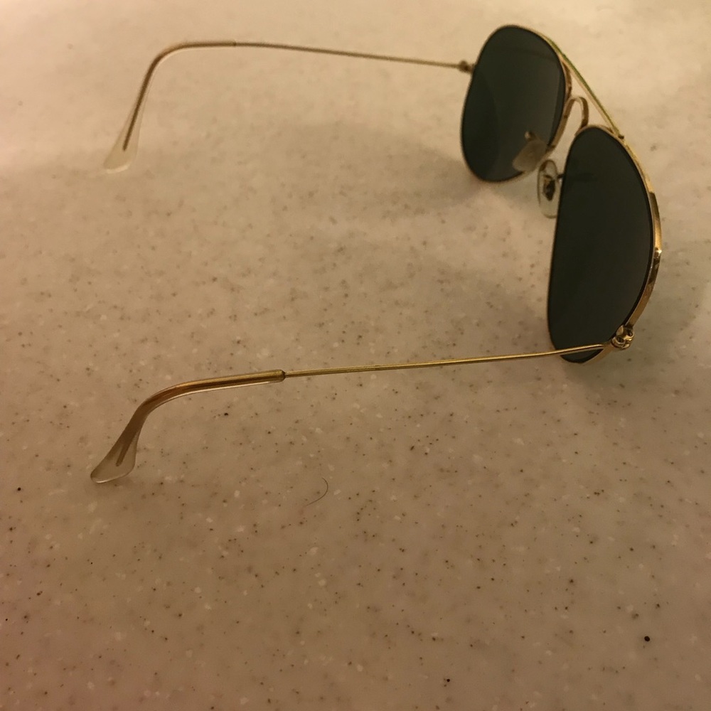 Gold frame/ black lenses Ray•Ban aviator